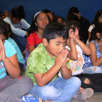 Guatemala children praying